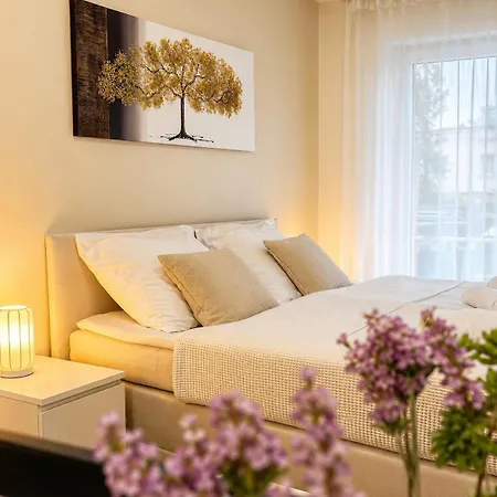 Nova Living, Balkon, Naehe Altstadt & Kostenlose Tiefgarage Appartement *