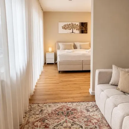 Nova Living, Balkon, Naehe Altstadt & Kostenlose Tiefgarage *