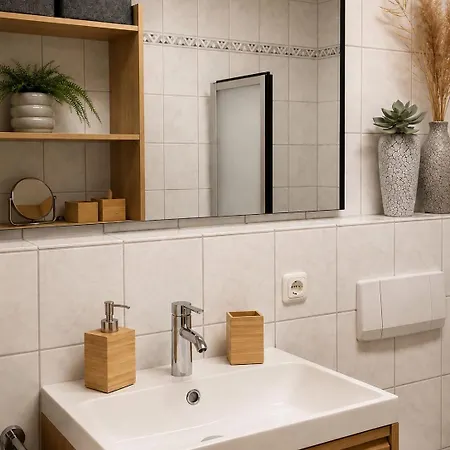 Nova Living, Balkon, Naehe Altstadt & Kostenlose Tiefgarage Appartement *